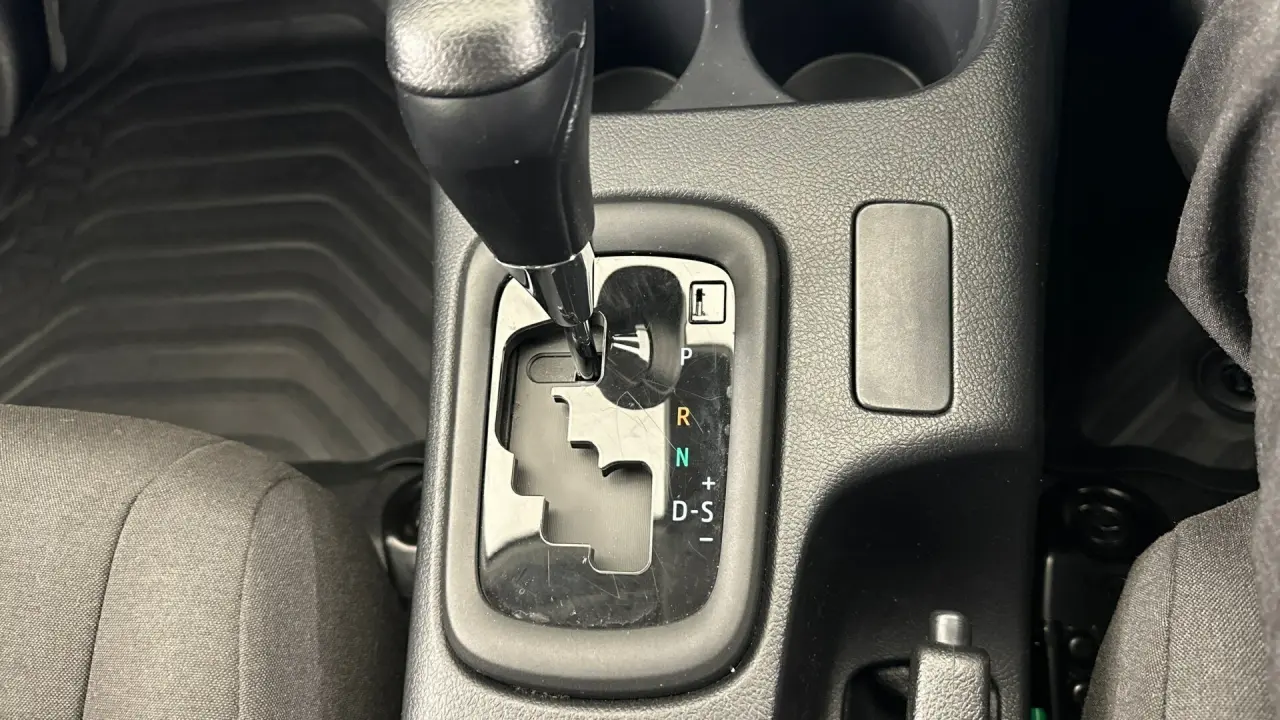 2024 Toyota Hilux Gallery Image 13