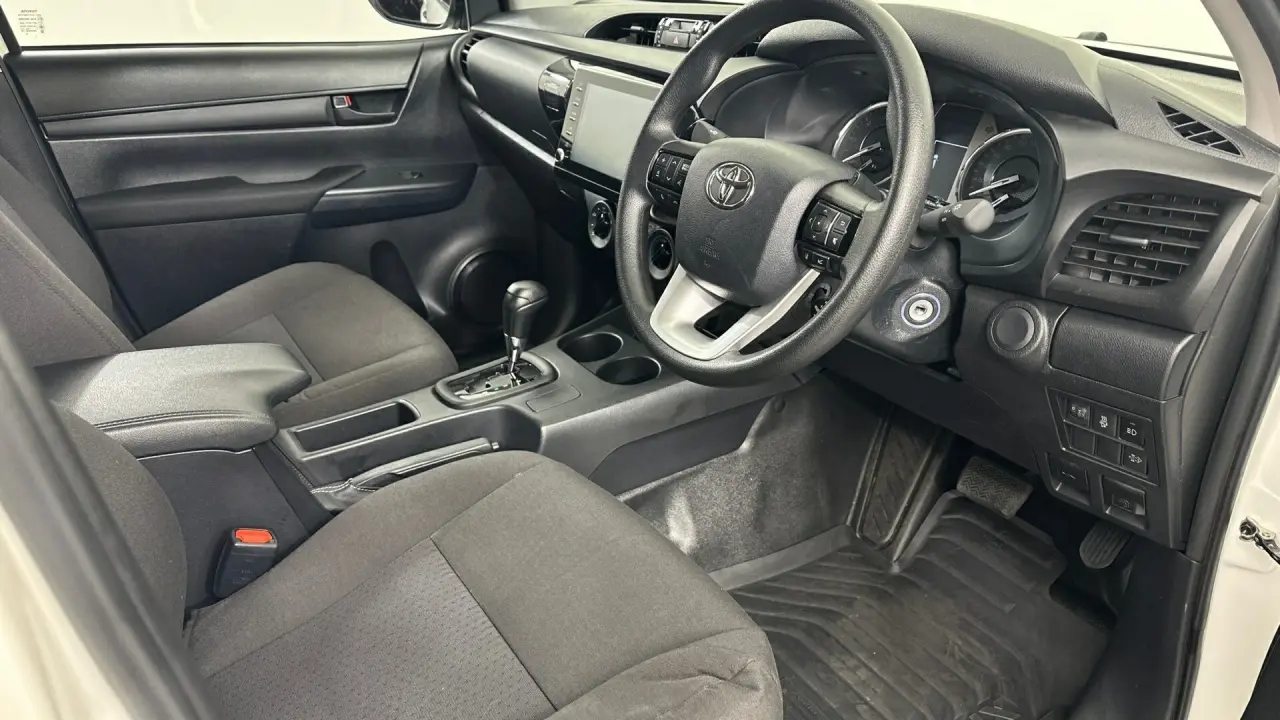 2024 Toyota Hilux Gallery Image 15