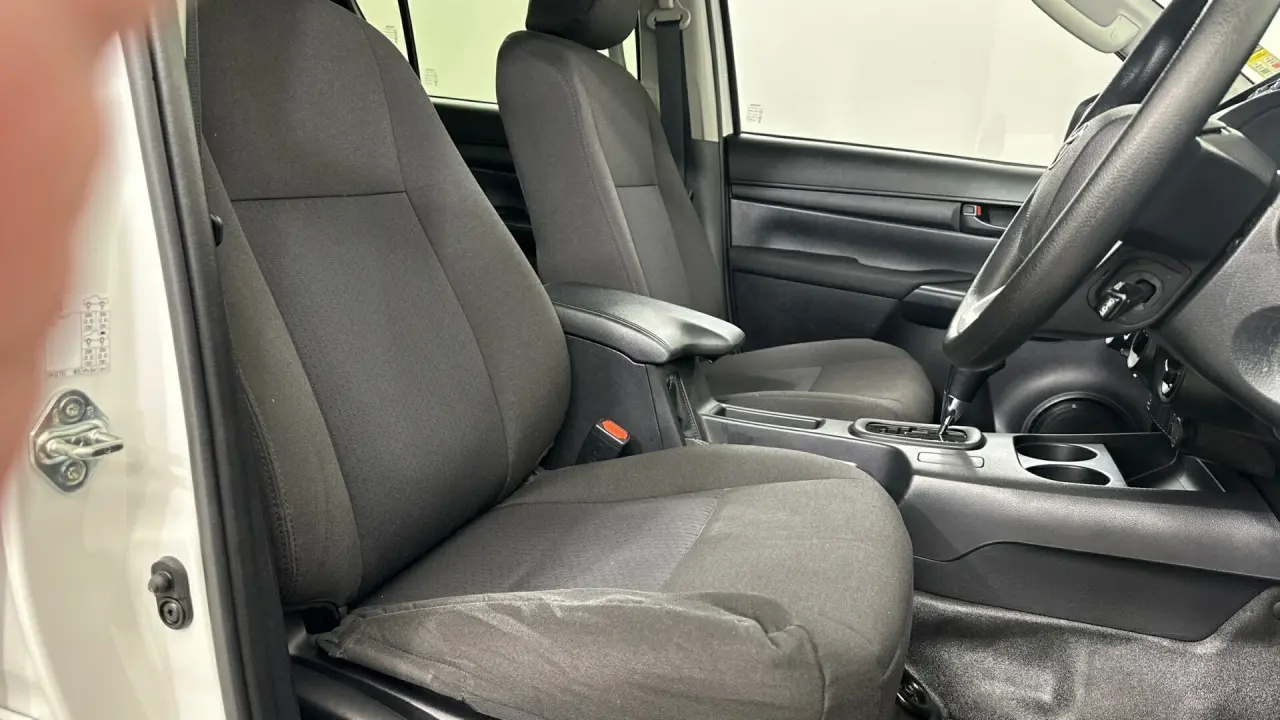 2024 Toyota Hilux Gallery Image 16