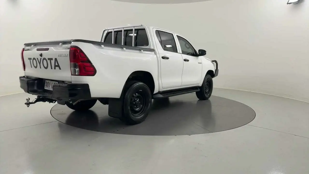 2024 Toyota Hilux Gallery Image 5