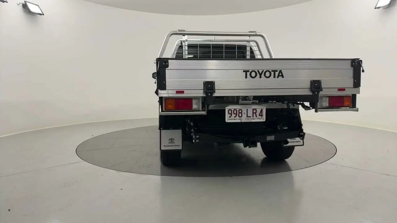2024 Toyota Hilux Gallery Image 4