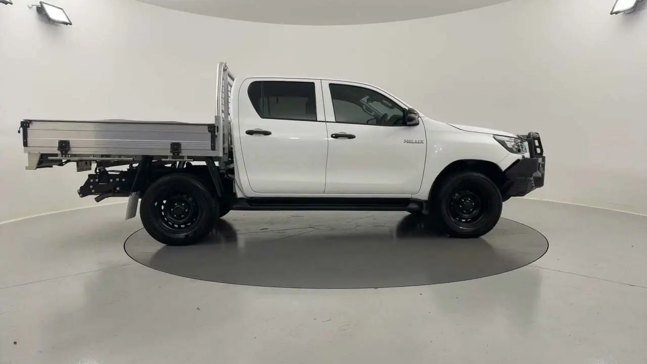 2024 Toyota Hilux Gallery Image 6