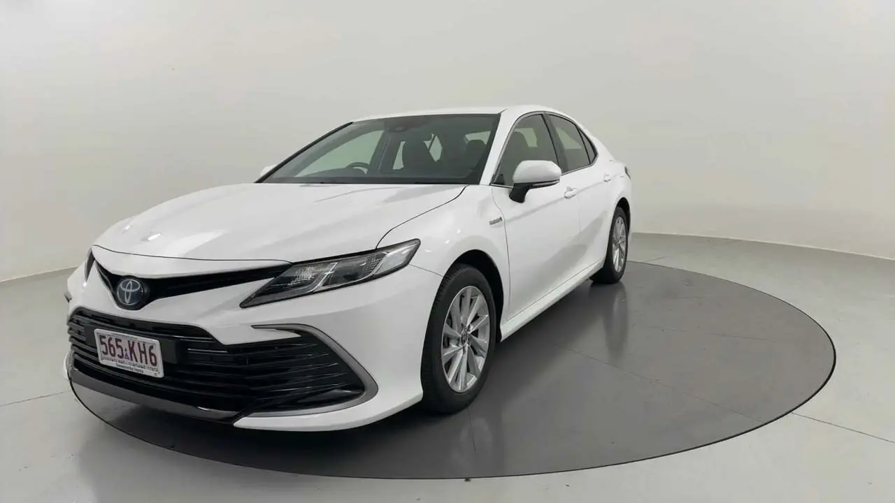 2024 Toyota Camry Gallery Image 1