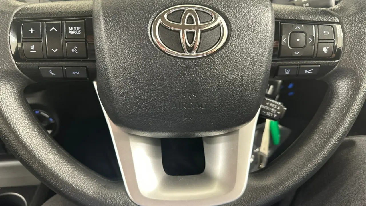 2024 Toyota Hilux Gallery Image 11