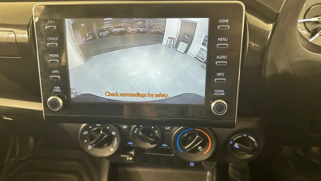 2024 Toyota Hilux Gallery Image 12