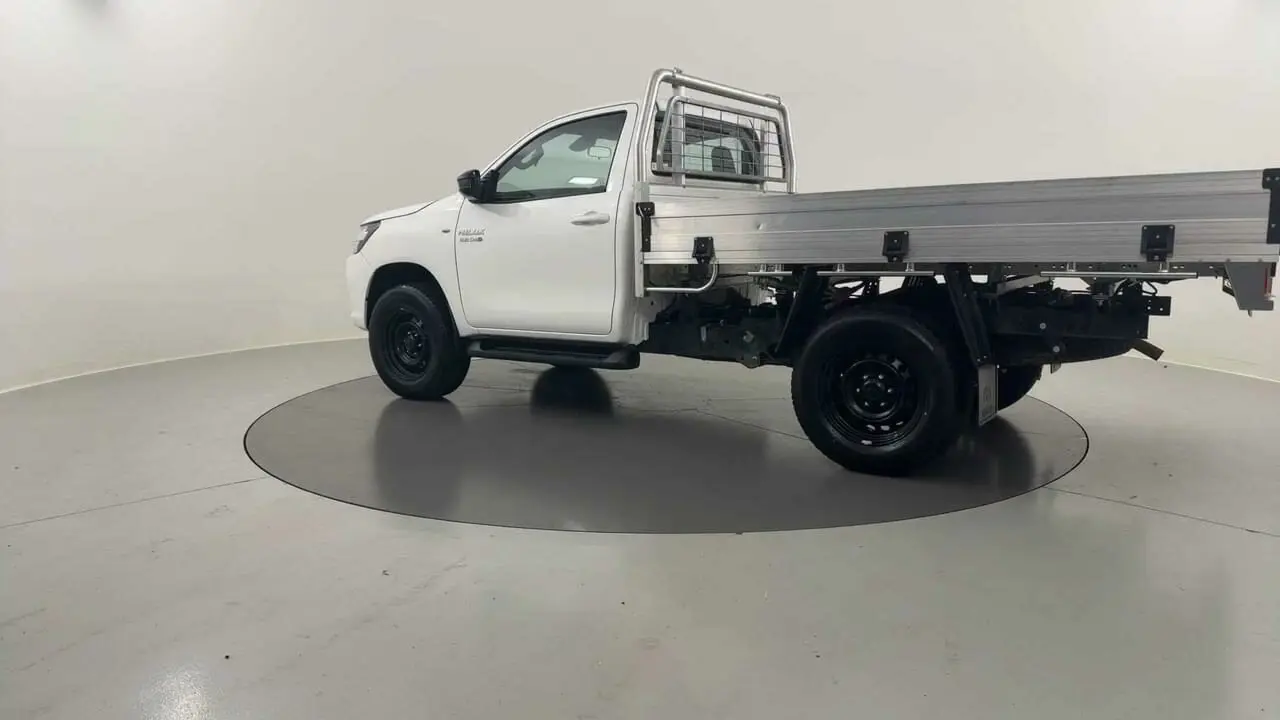 2024 Toyota Hilux Gallery Image 3