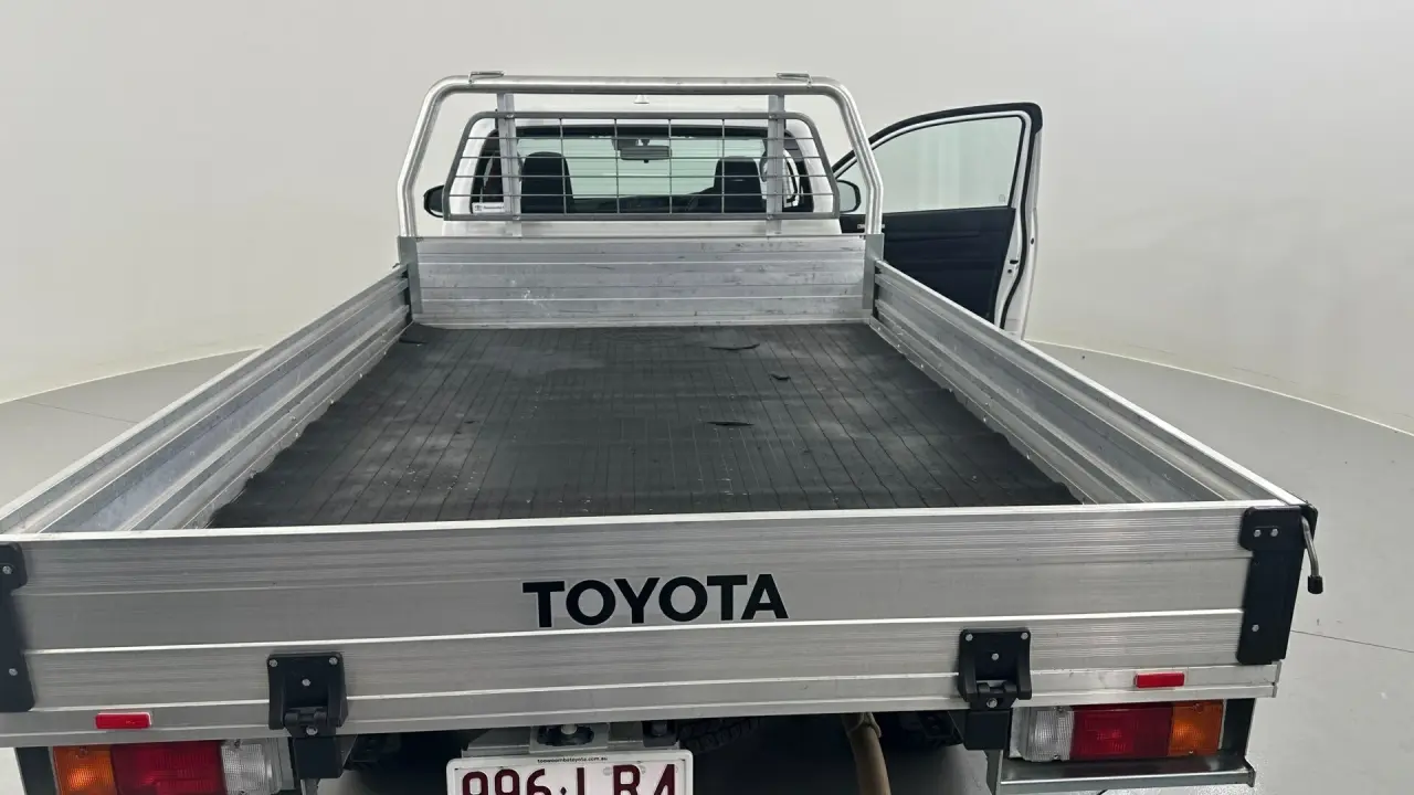 2024 Toyota Hilux Gallery Image 5