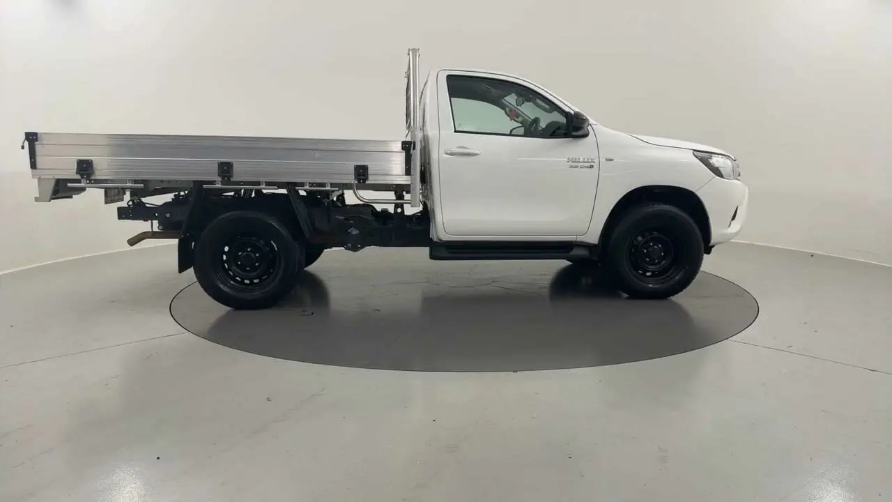 2024 Toyota Hilux Gallery Image 7