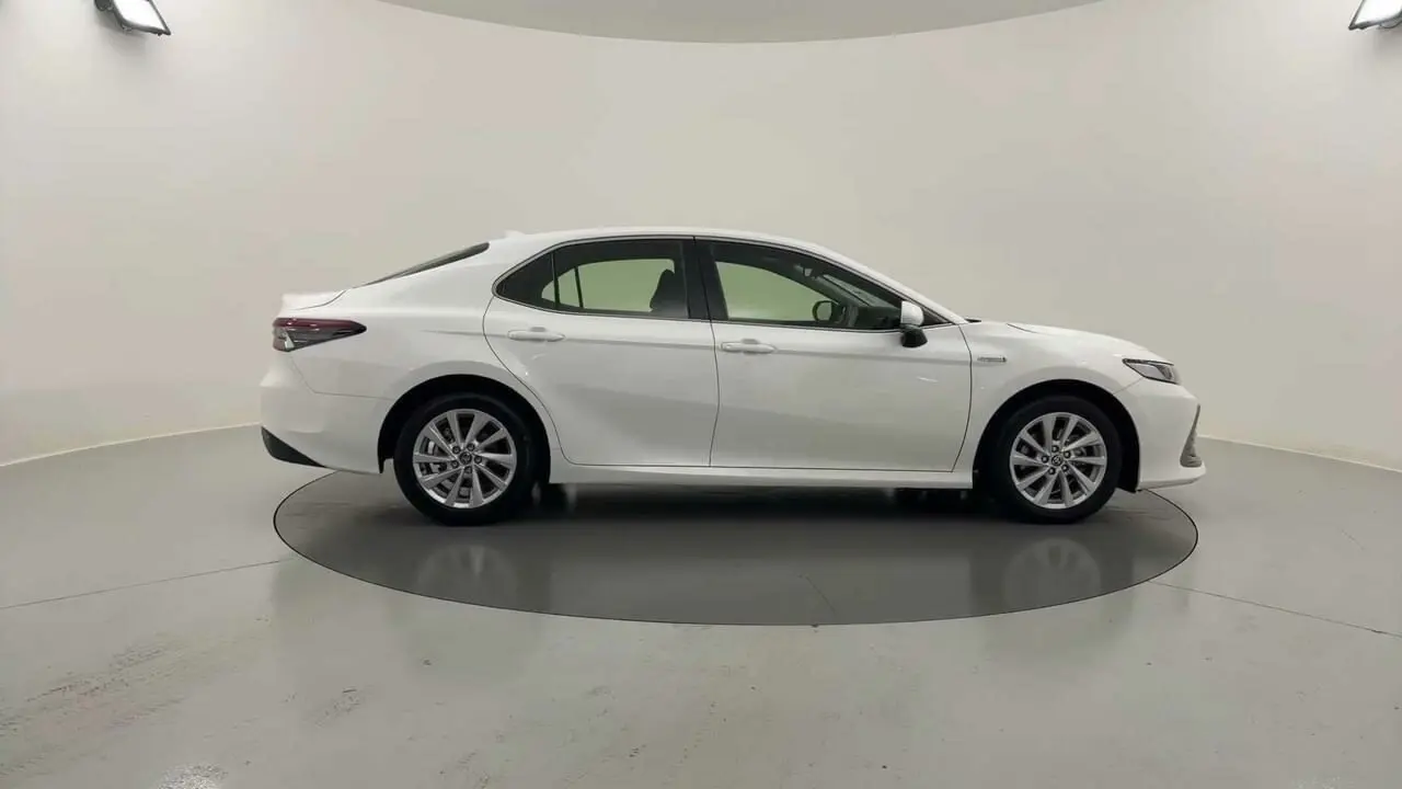 2024 Toyota Camry Gallery Image 6