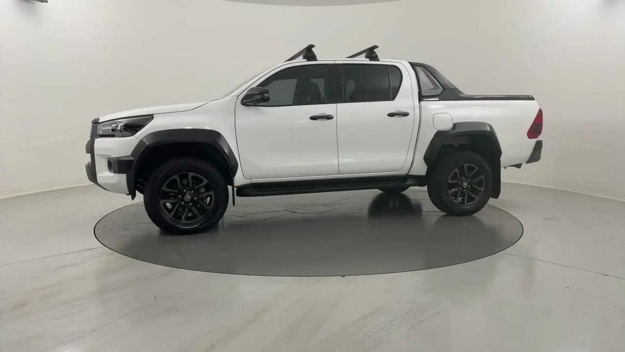 2024 Toyota Hilux Gallery Image 3