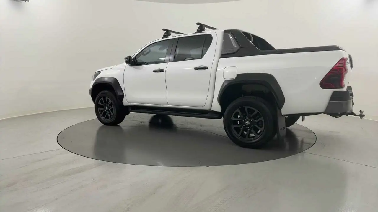 2024 Toyota Hilux Gallery Image 4