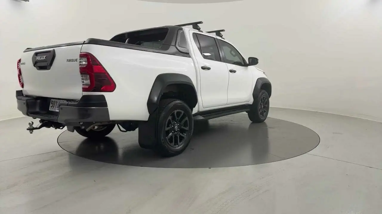 2024 Toyota Hilux Gallery Image 6