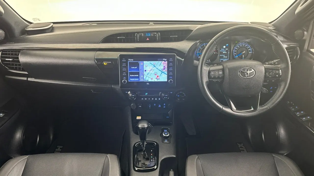 2024 Toyota Hilux Gallery Image 9