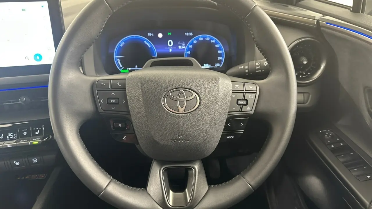 2025 Toyota C-HR Gallery Image 12