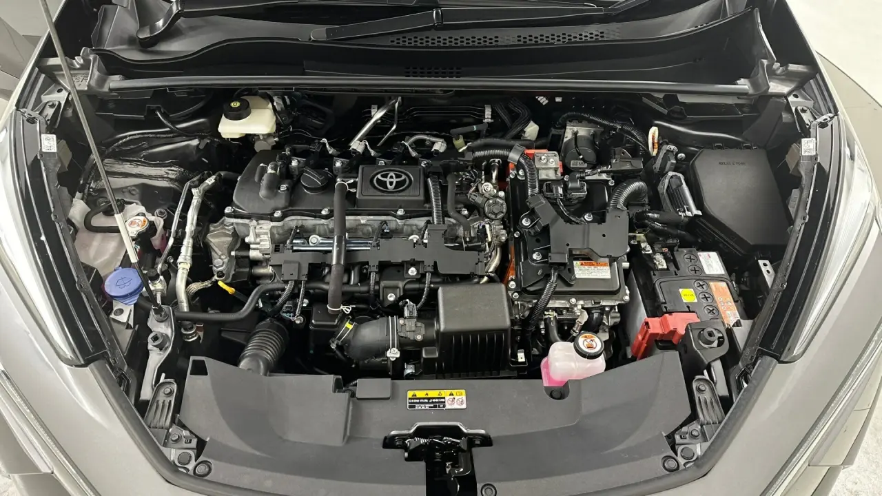 2025 Toyota C-HR Gallery Image 19