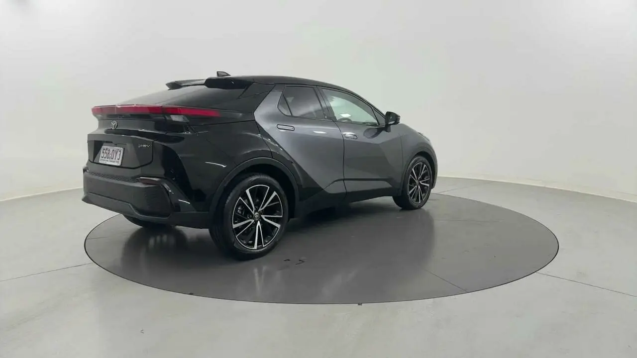 2025 Toyota C-HR Gallery Image 5