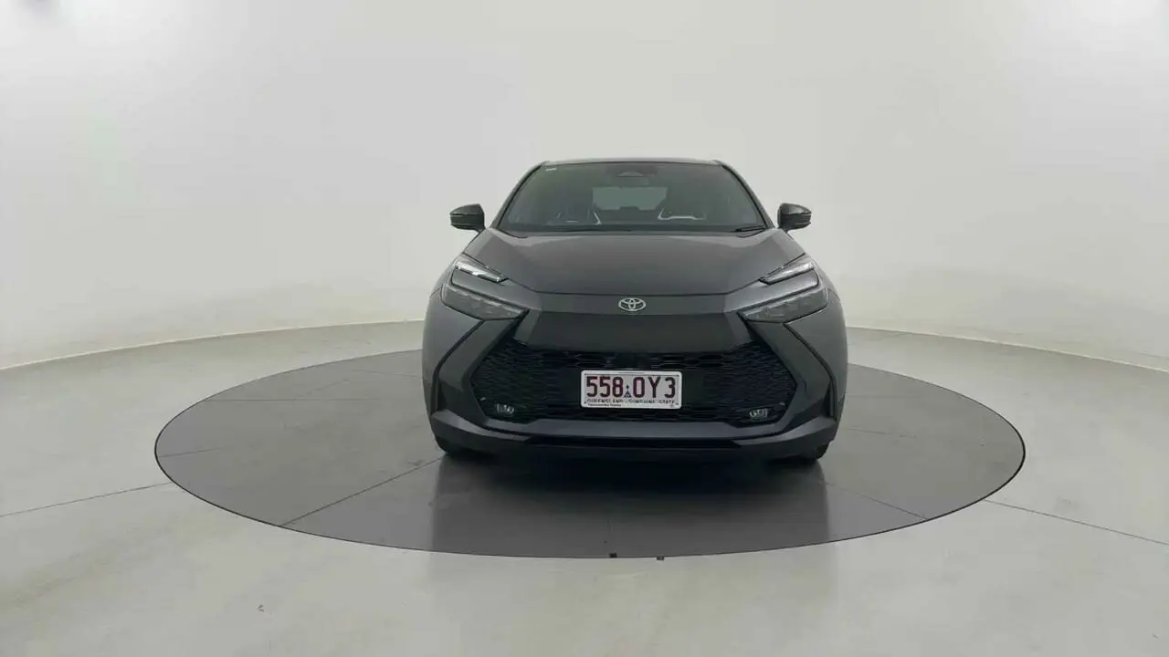 2025 Toyota C-HR Gallery Image 8