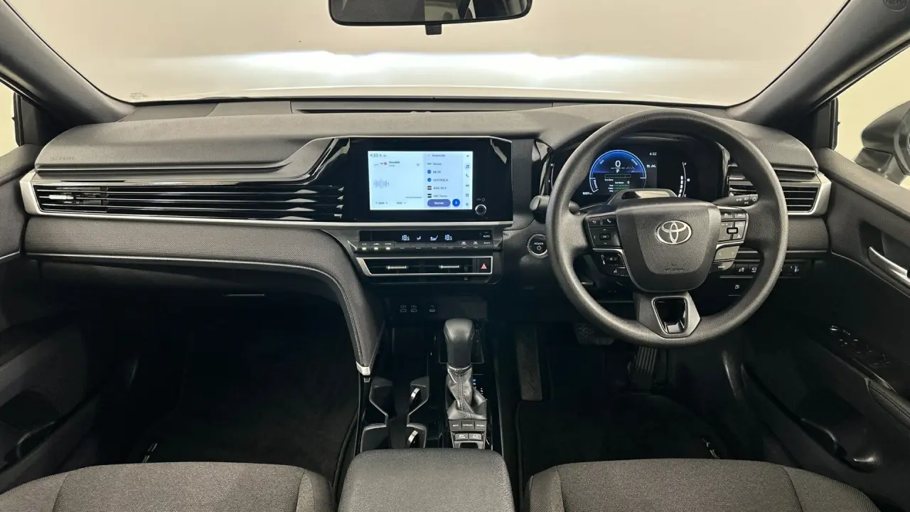 2025 Toyota Camry Gallery Image 10