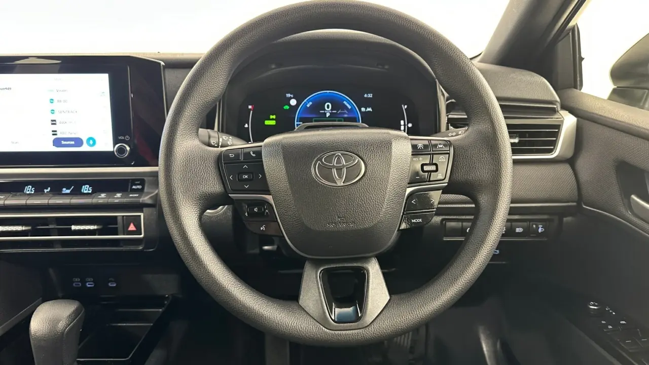 2025 Toyota Camry Gallery Image 11