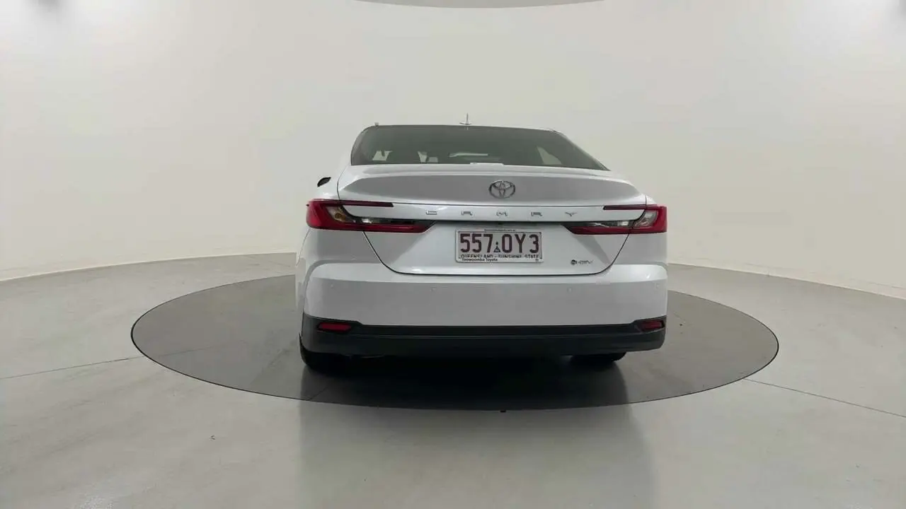 2025 Toyota Camry Gallery Image 5