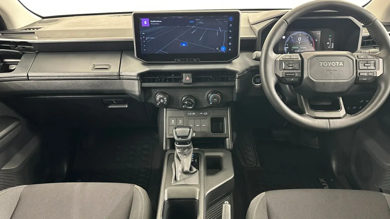 2025 Toyota Hilux Gallery Image 11