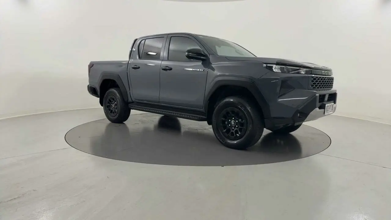 2025 Toyota Hilux Gallery Image 7