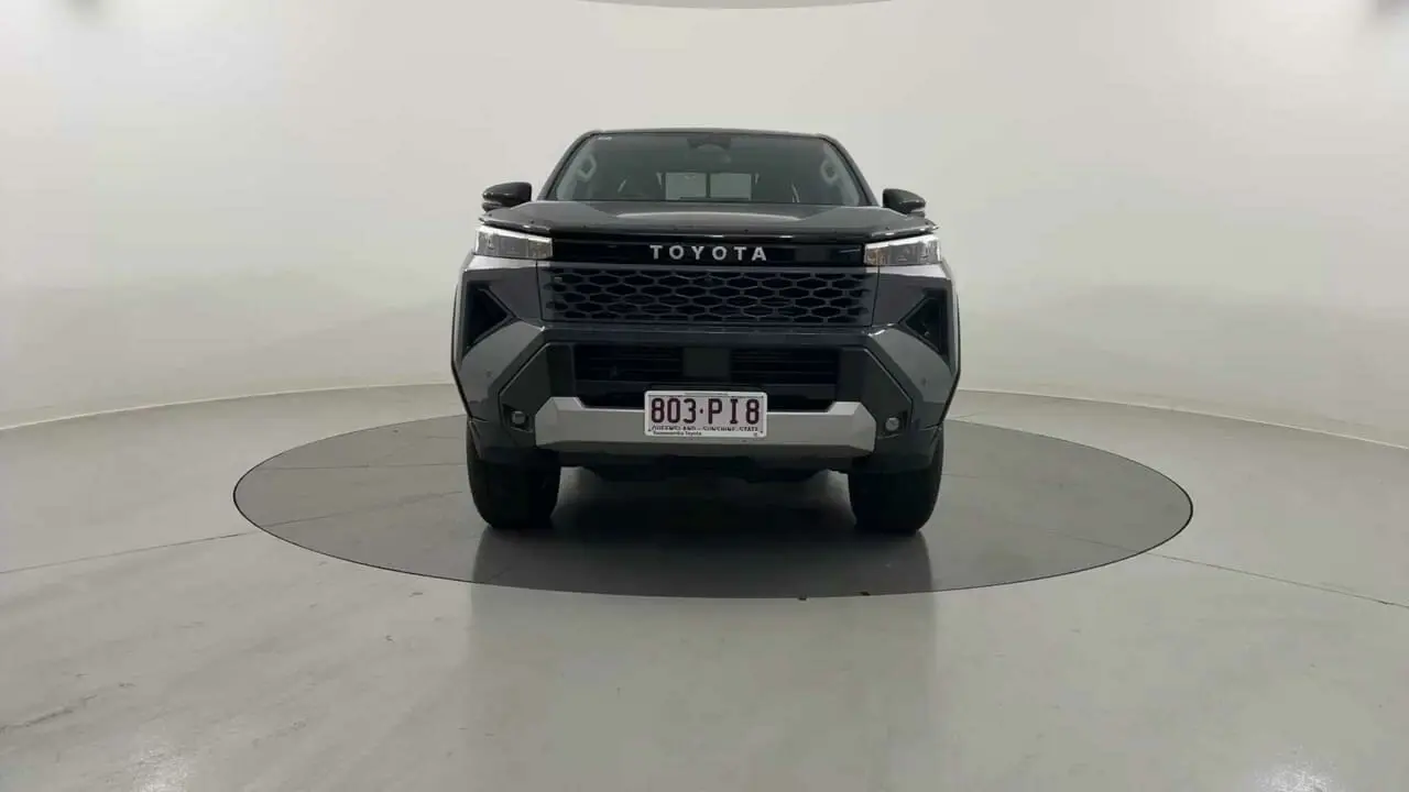 2025 Toyota Hilux Gallery Image 8