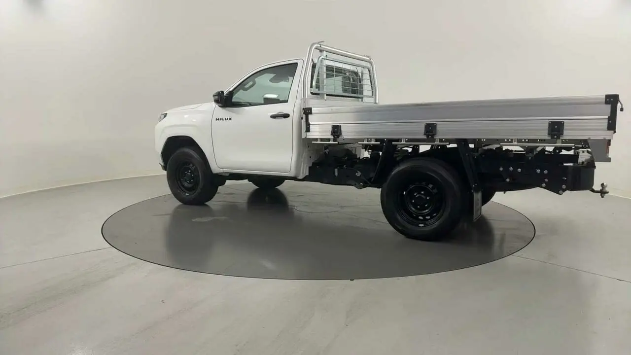 2025 Toyota Hilux Gallery Image 3