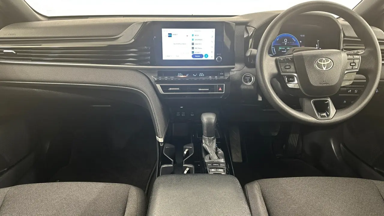 2025 Toyota Camry Gallery Image 12
