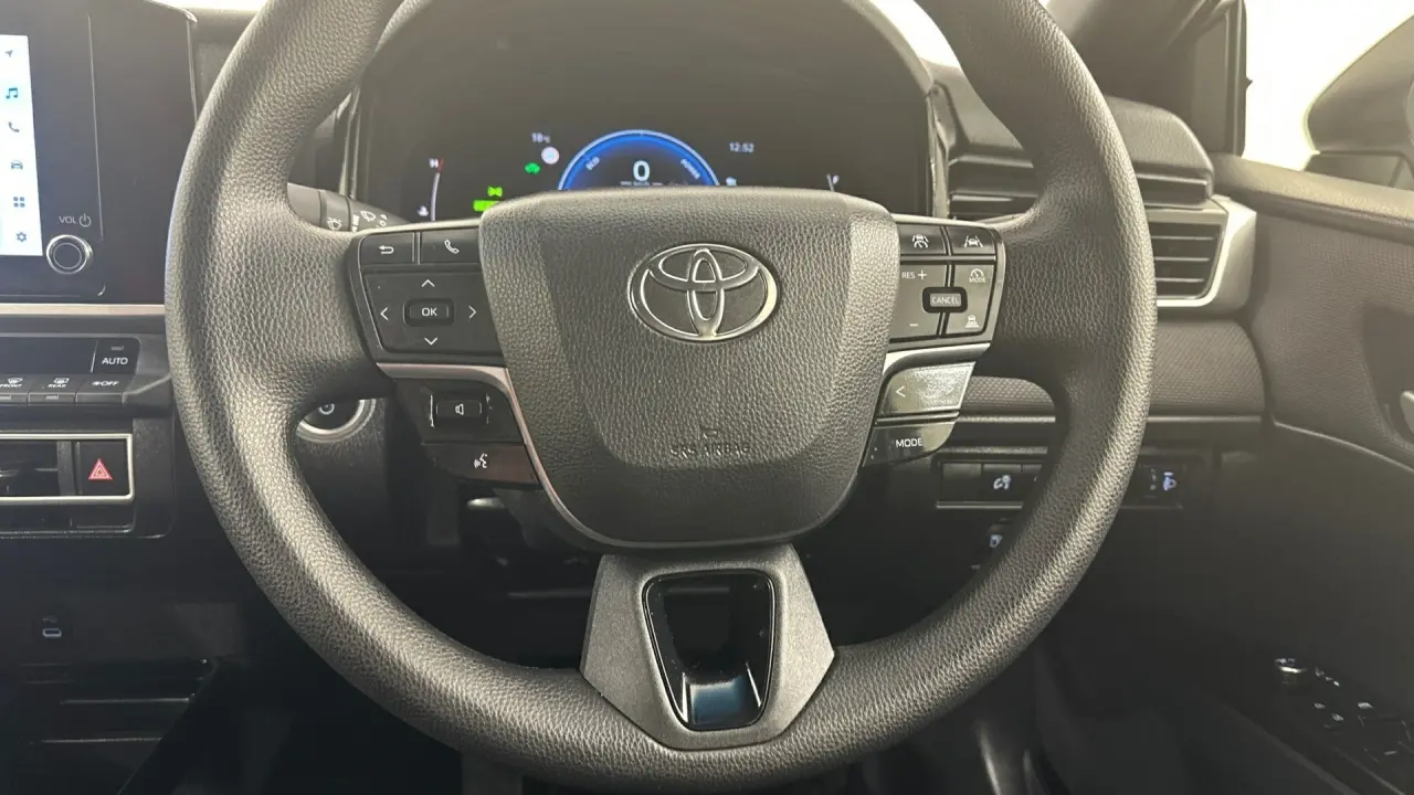 2025 Toyota Camry Gallery Image 13