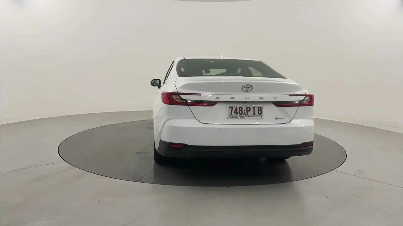 2025 Toyota Camry Gallery Image 5