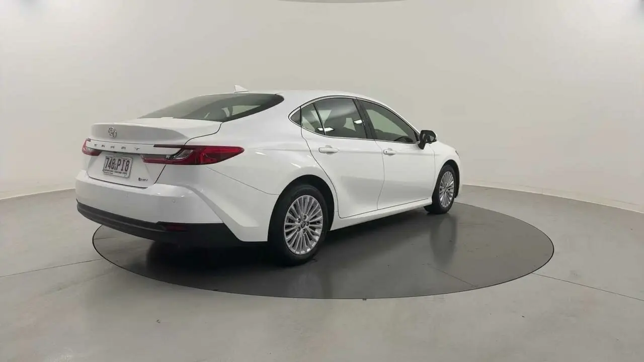 2025 Toyota Camry Gallery Image 6