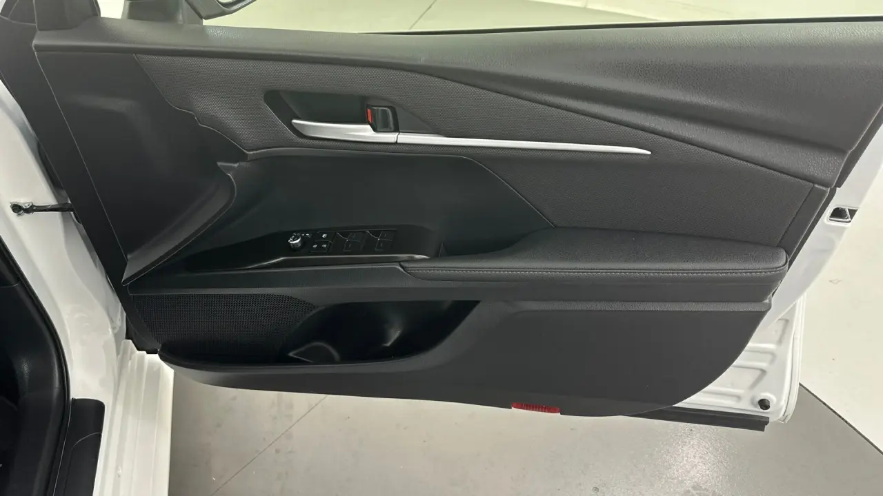 2025 Toyota Camry Gallery Image 9