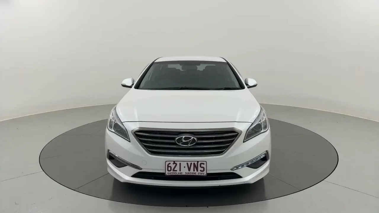 2015 Hyundai Sonata Image 2