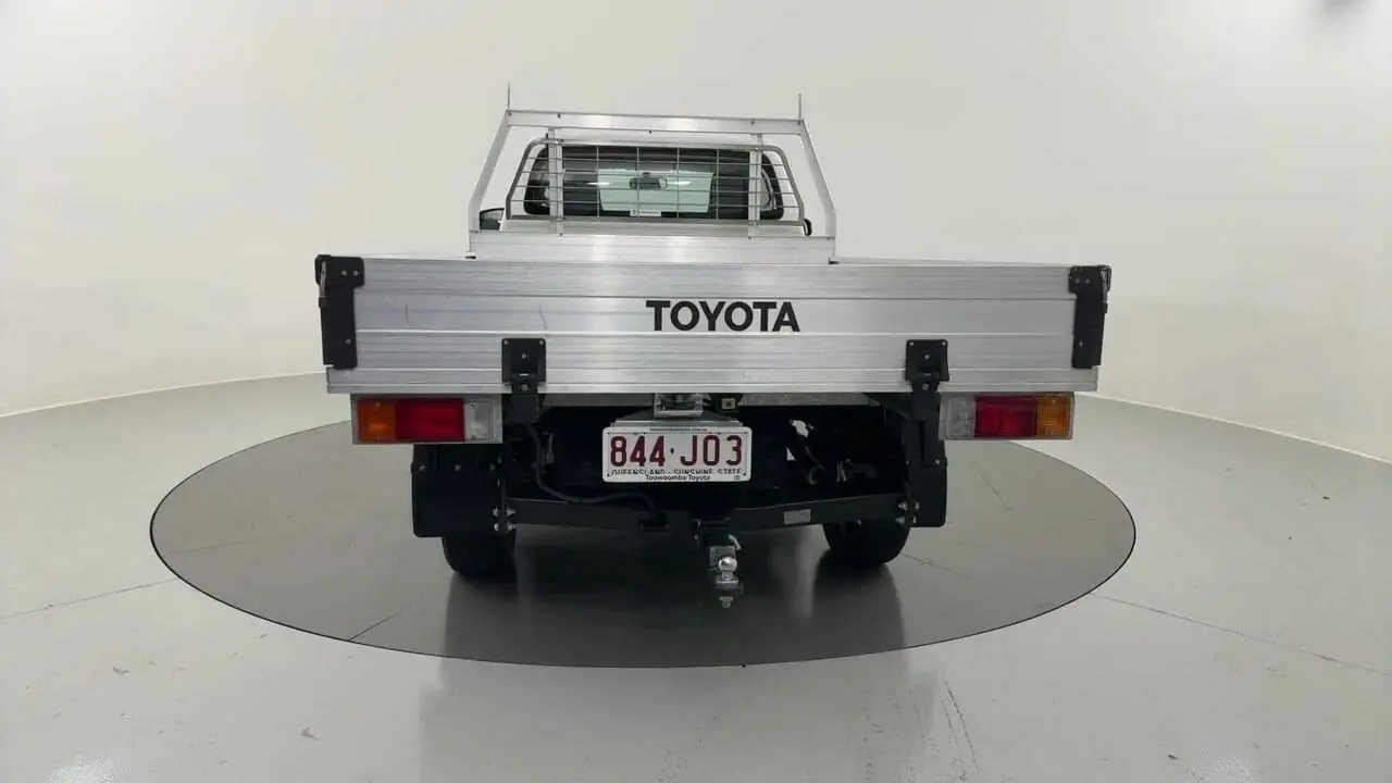 2018 Toyota Hilux Image 5