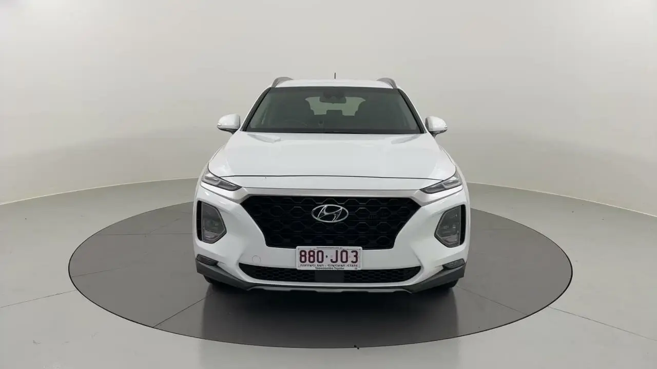 2018 Hyundai Santa Fe Image 2