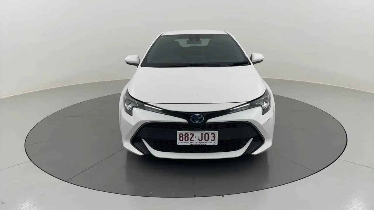 2018 Toyota Corolla Image 2