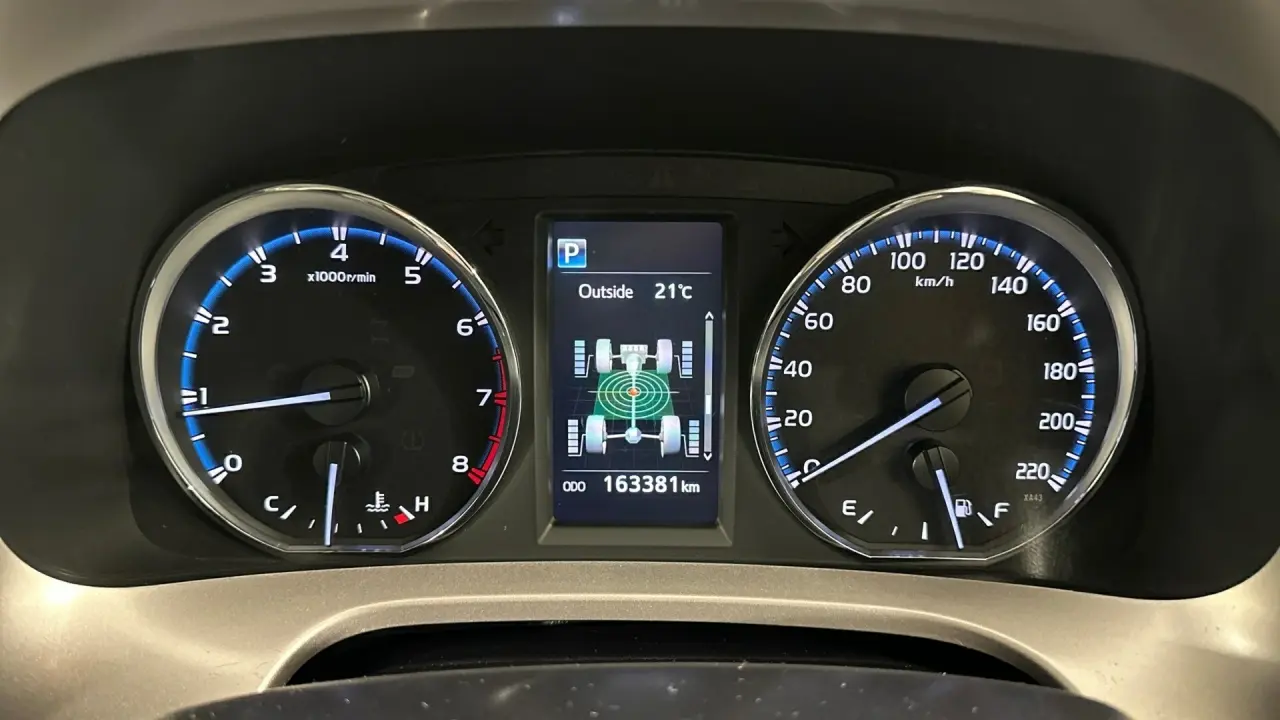 2018 Toyota RAV4 Image 9