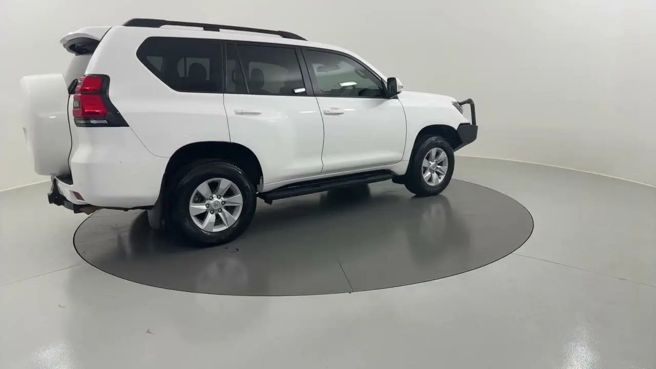 2019 Toyota Landcruiser Prado Image 5