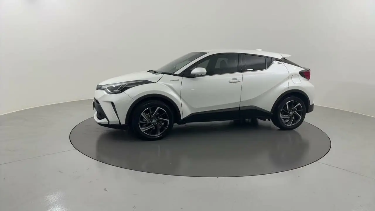 2020 Toyota C-HR Image 2