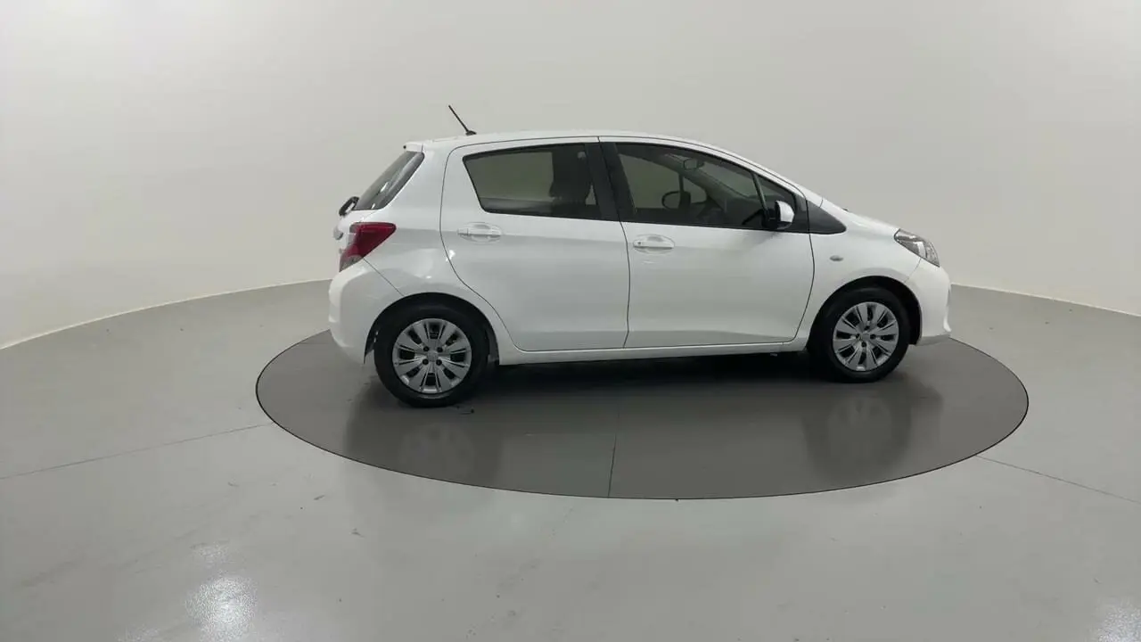 2016 Toyota Yaris Image 7