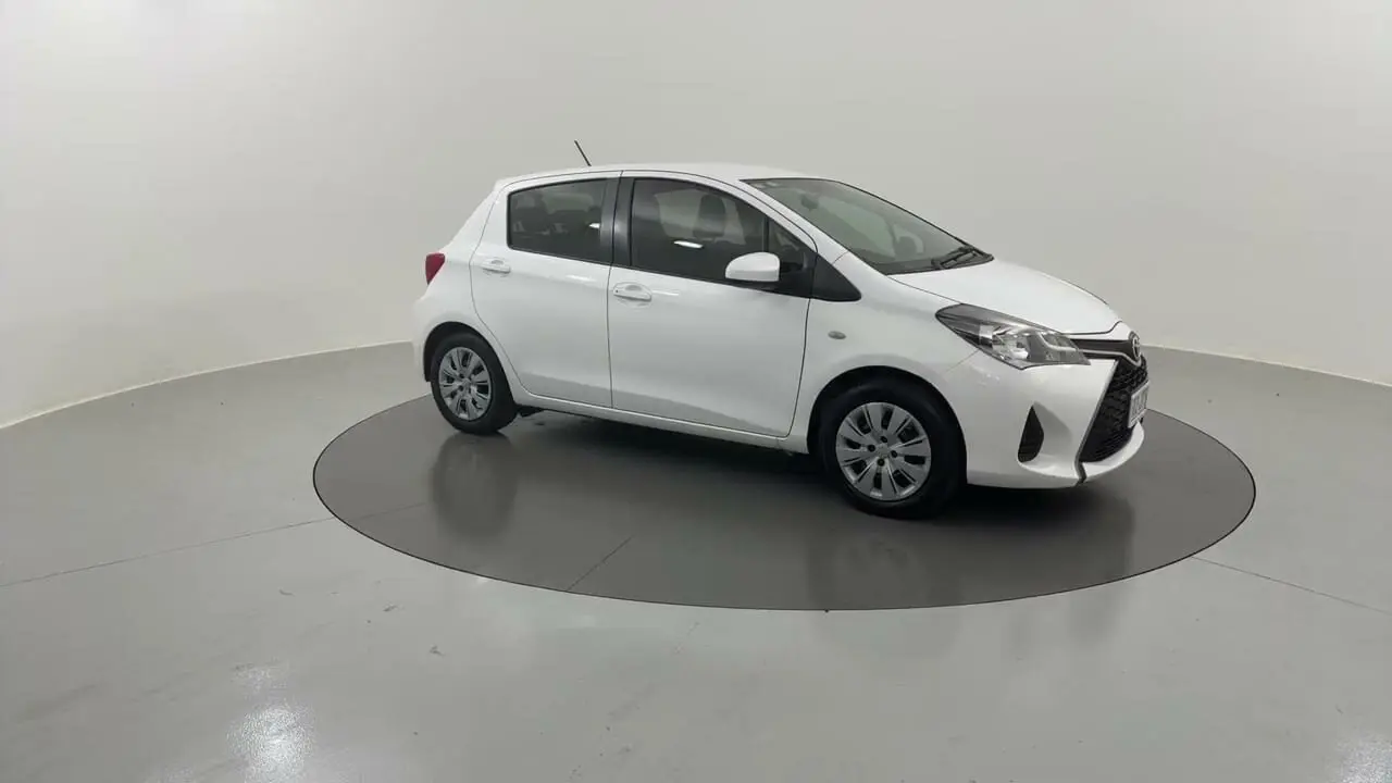 2016 Toyota Yaris Image 8