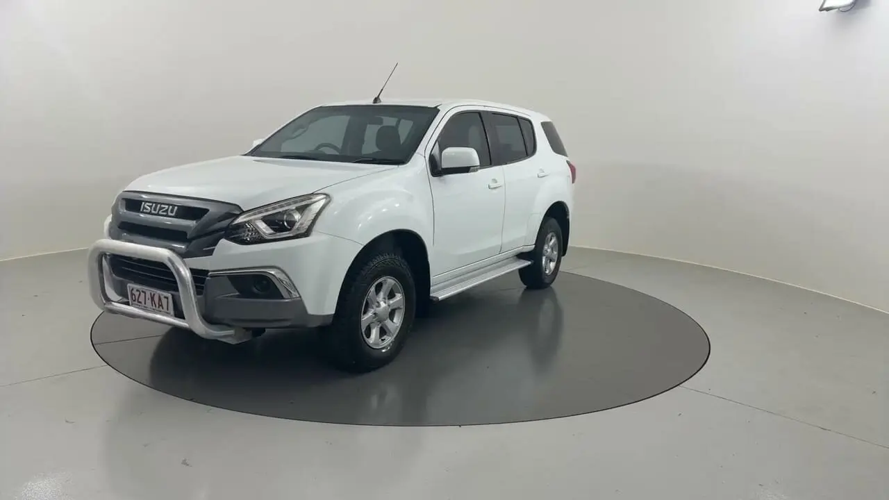 2018 Isuzu MU-X Image 1