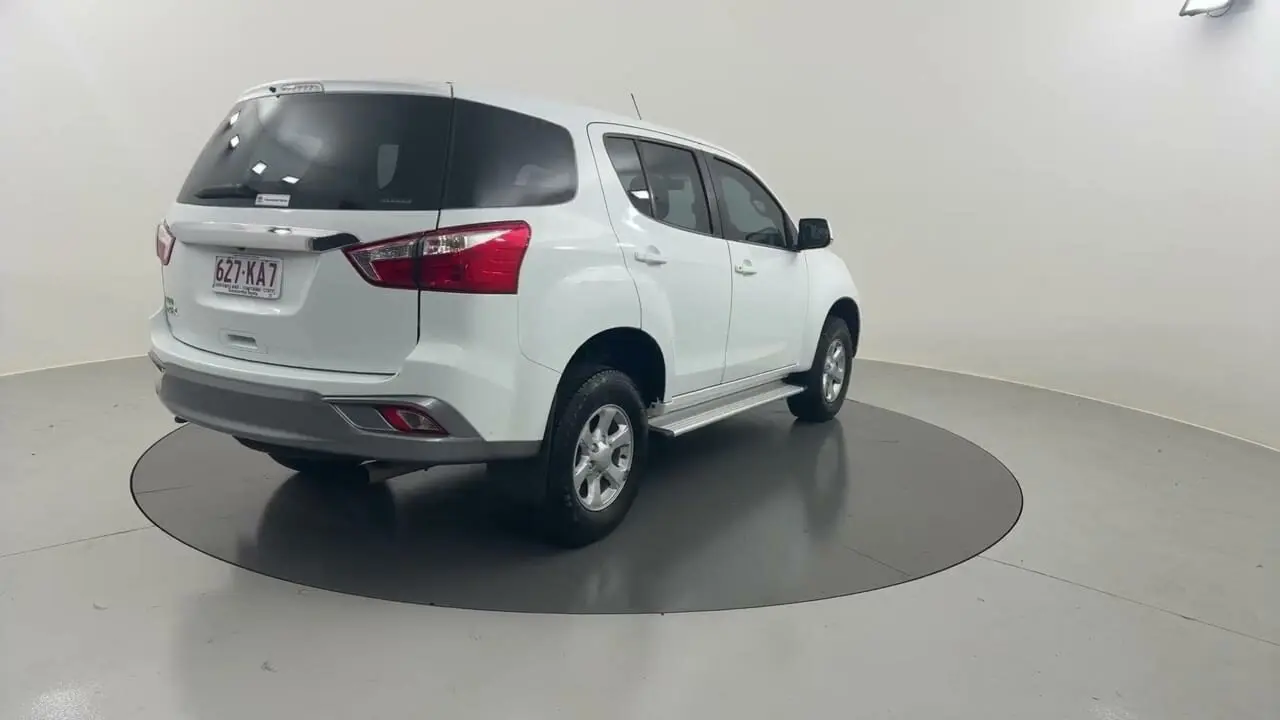 2018 Isuzu MU-X Image 5