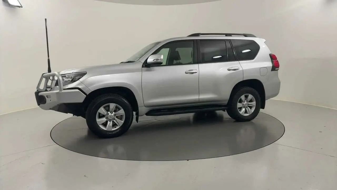 2020 Toyota Landcruiser Prado Image 2