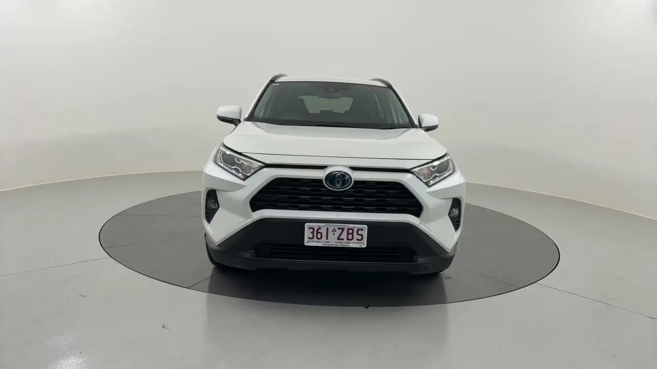 2019 Toyota RAV4 Image 2