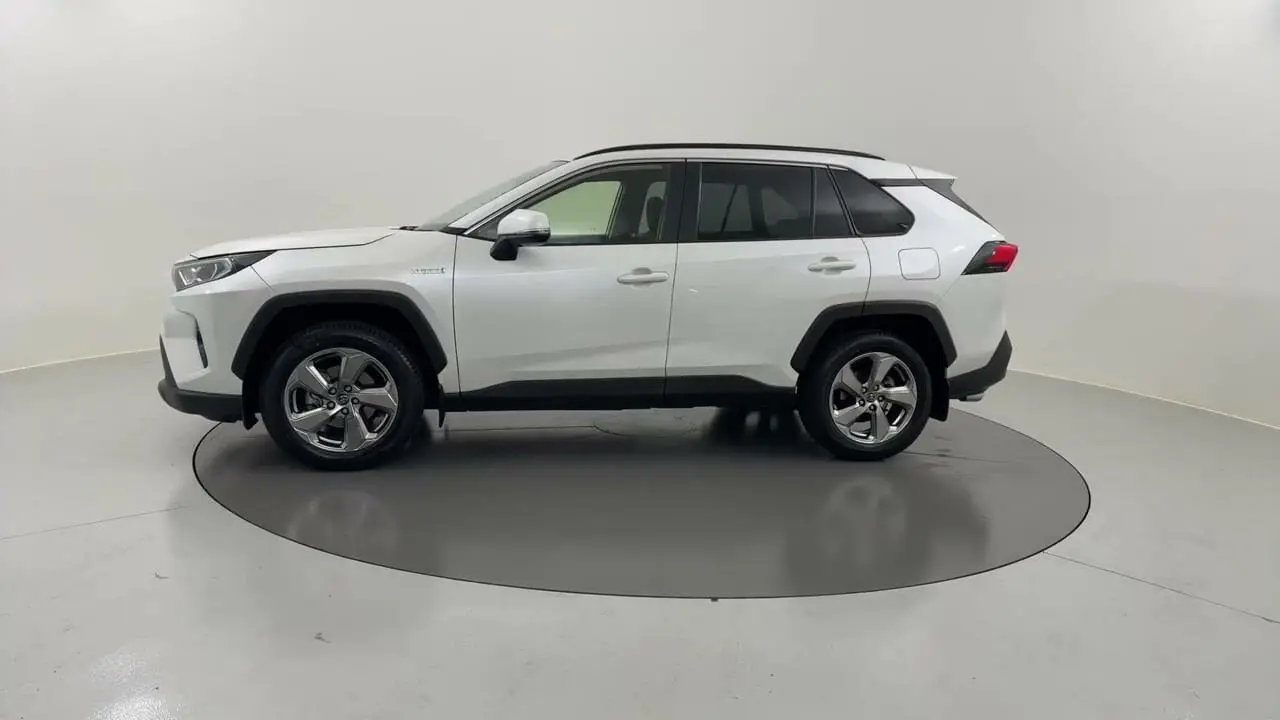 2019 Toyota RAV4 Image 3