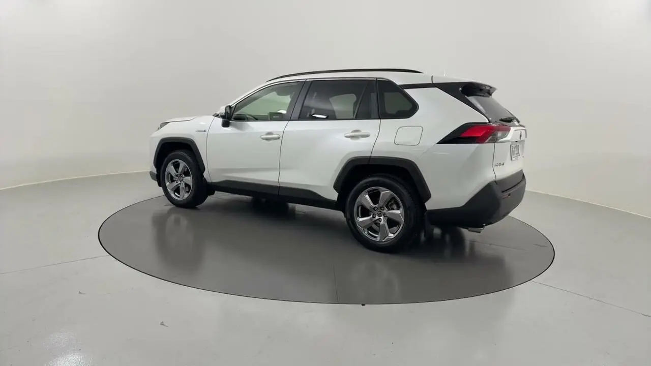 2019 Toyota RAV4 Image 4