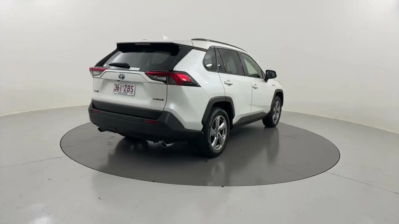 2019 Toyota RAV4 Image 6