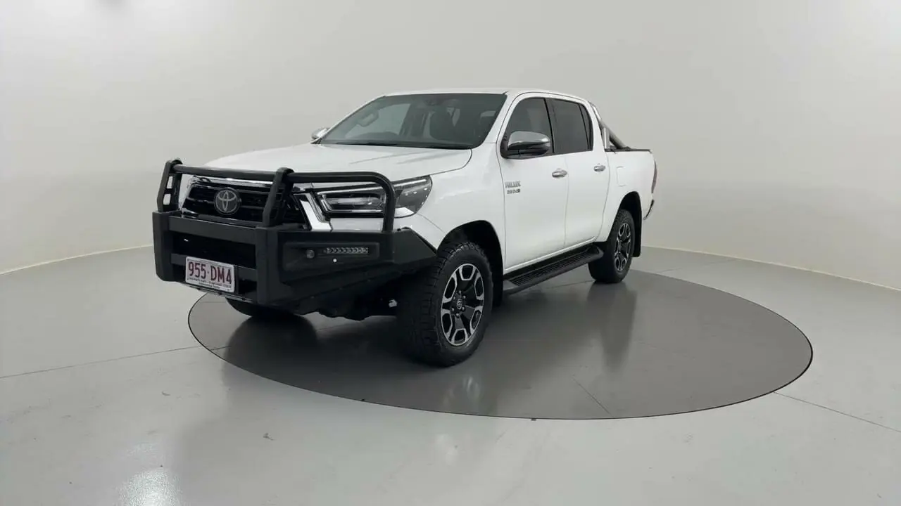 2021 Toyota Hilux Image 1